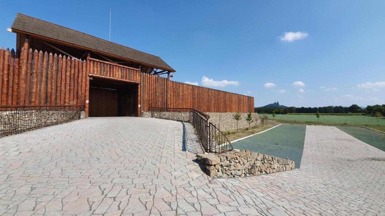 Resort Cesky Raj Troskovice 外观 照片